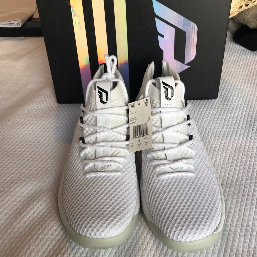 Adidas Dame 4